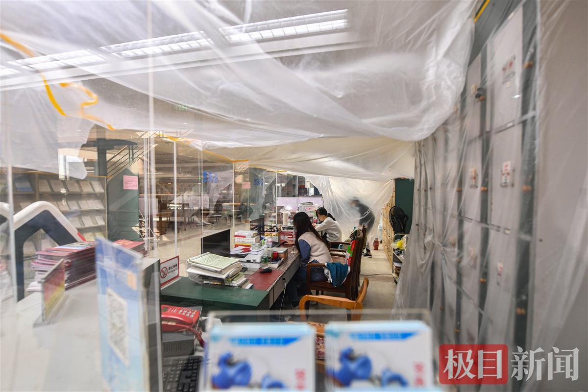 24米高空作業忙，武漢圖書館錐形玻璃頂即將煥新